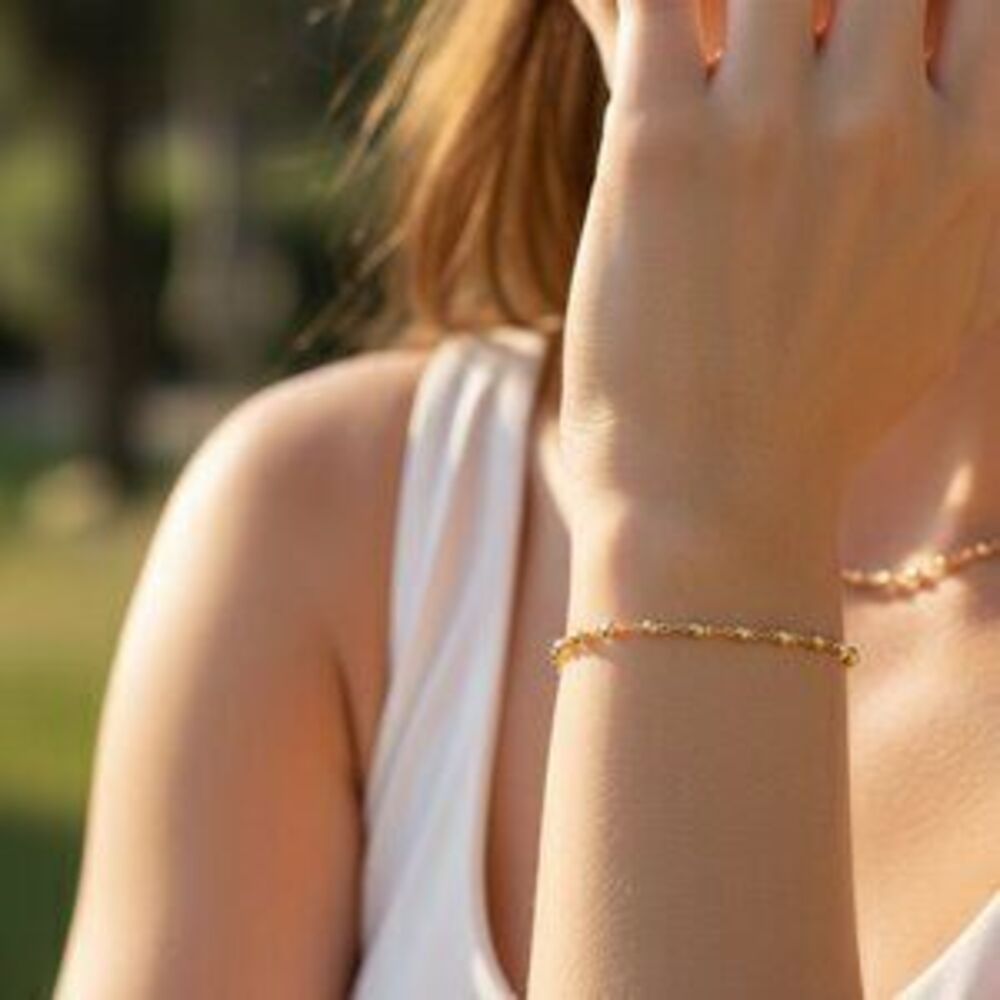 "Elegant & Trendy Bracelet, A Perfect Gift for Women, Thoughtful, EVCH1698